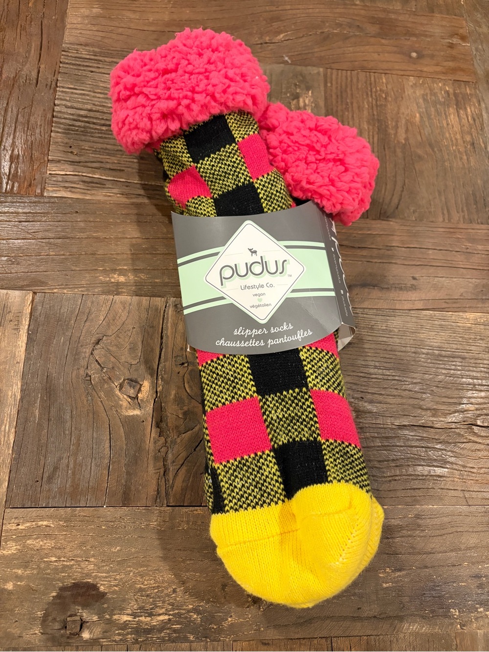 NWT Pudus Lifestyle Co. Vegan Slipper Socks pink yellow black